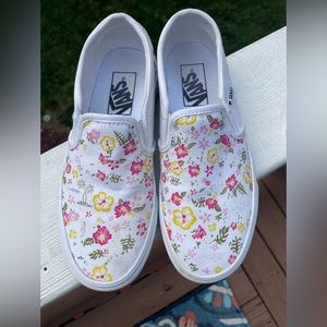 Women’s Slip on Vans size 6